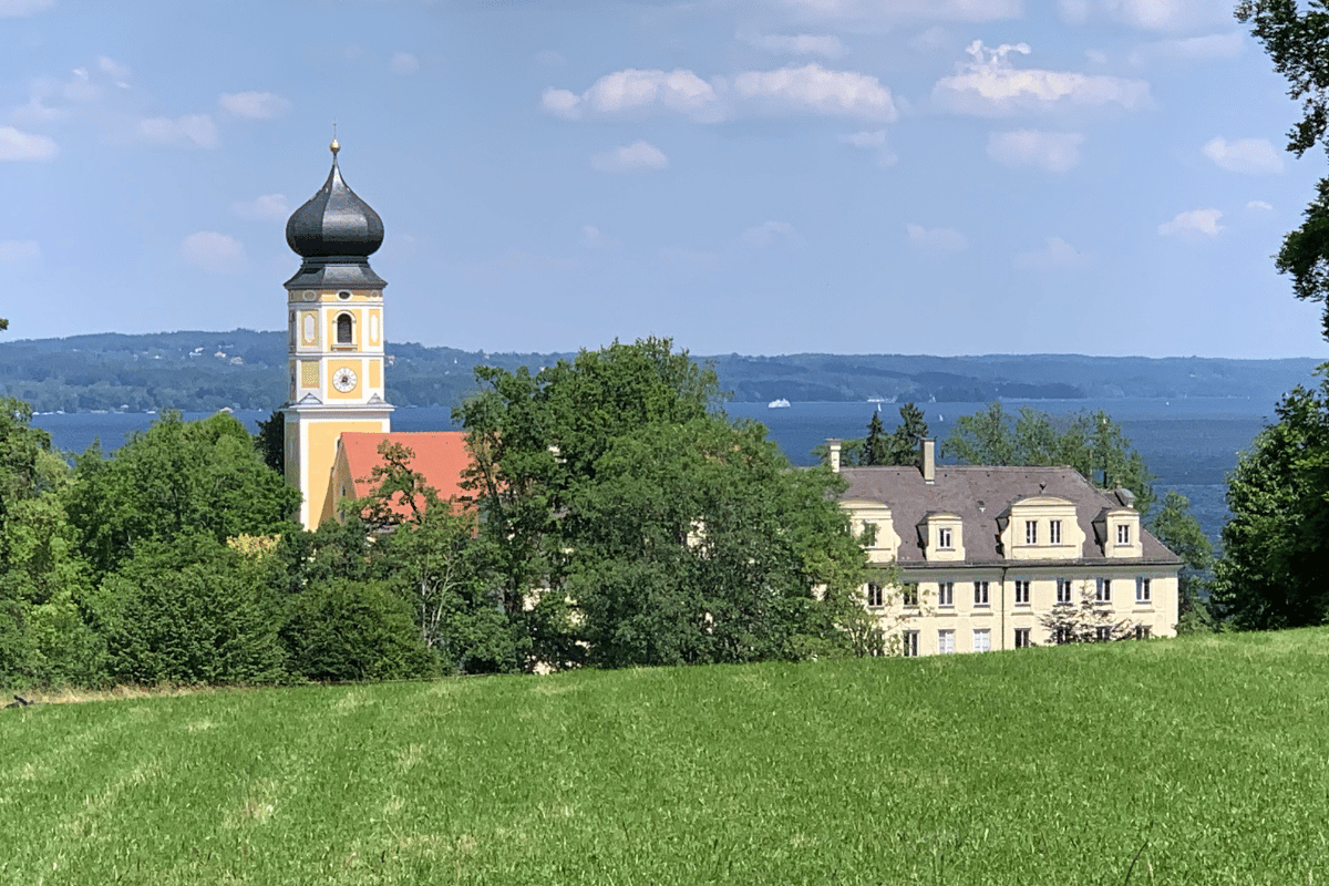 Öffnet die Seite 'Frühbucherrabatt: Yoga im Kloster'